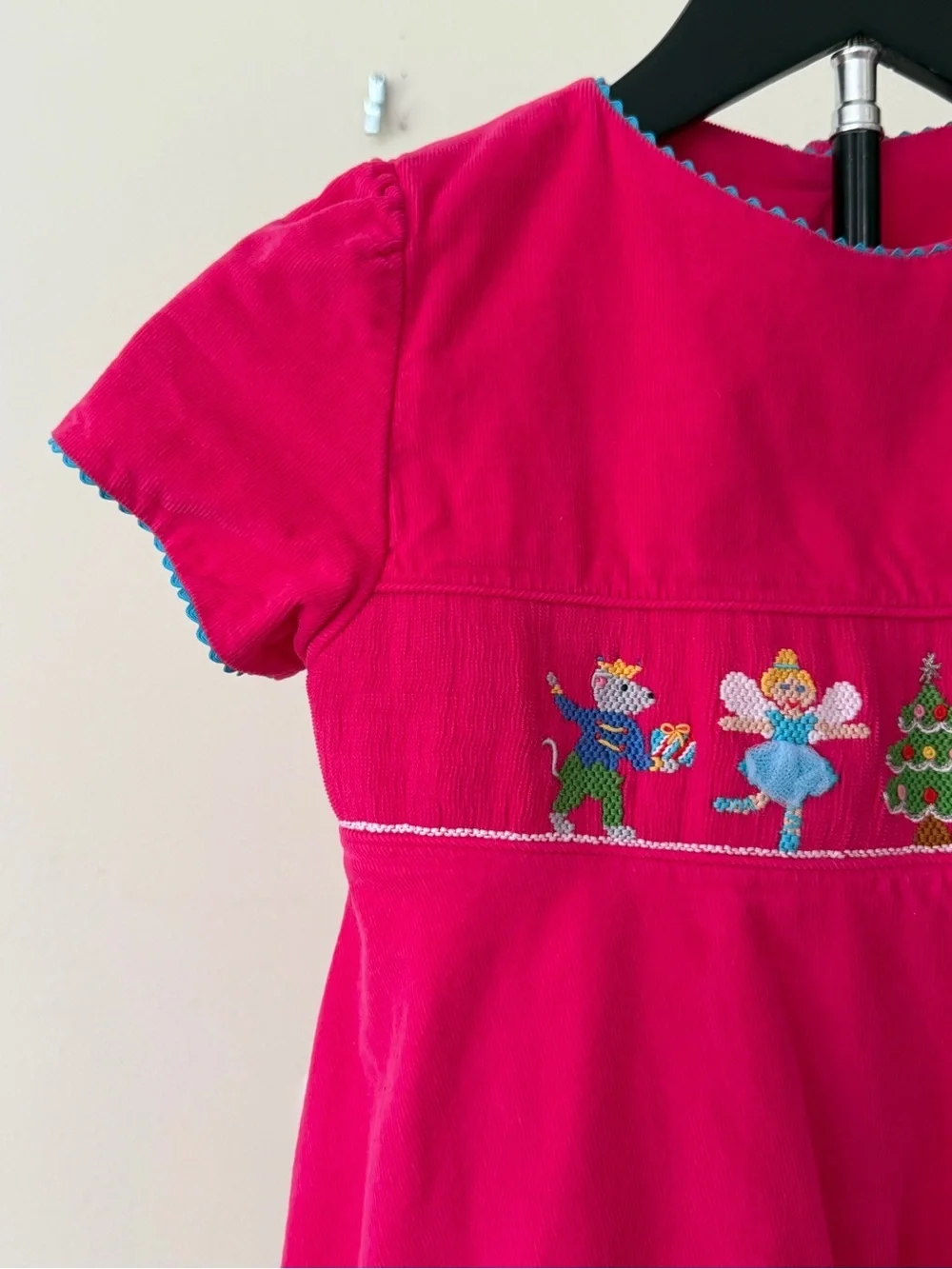 Anavini Hand-Smocked Holiday Dress Girls Size 6 🎄✨💗